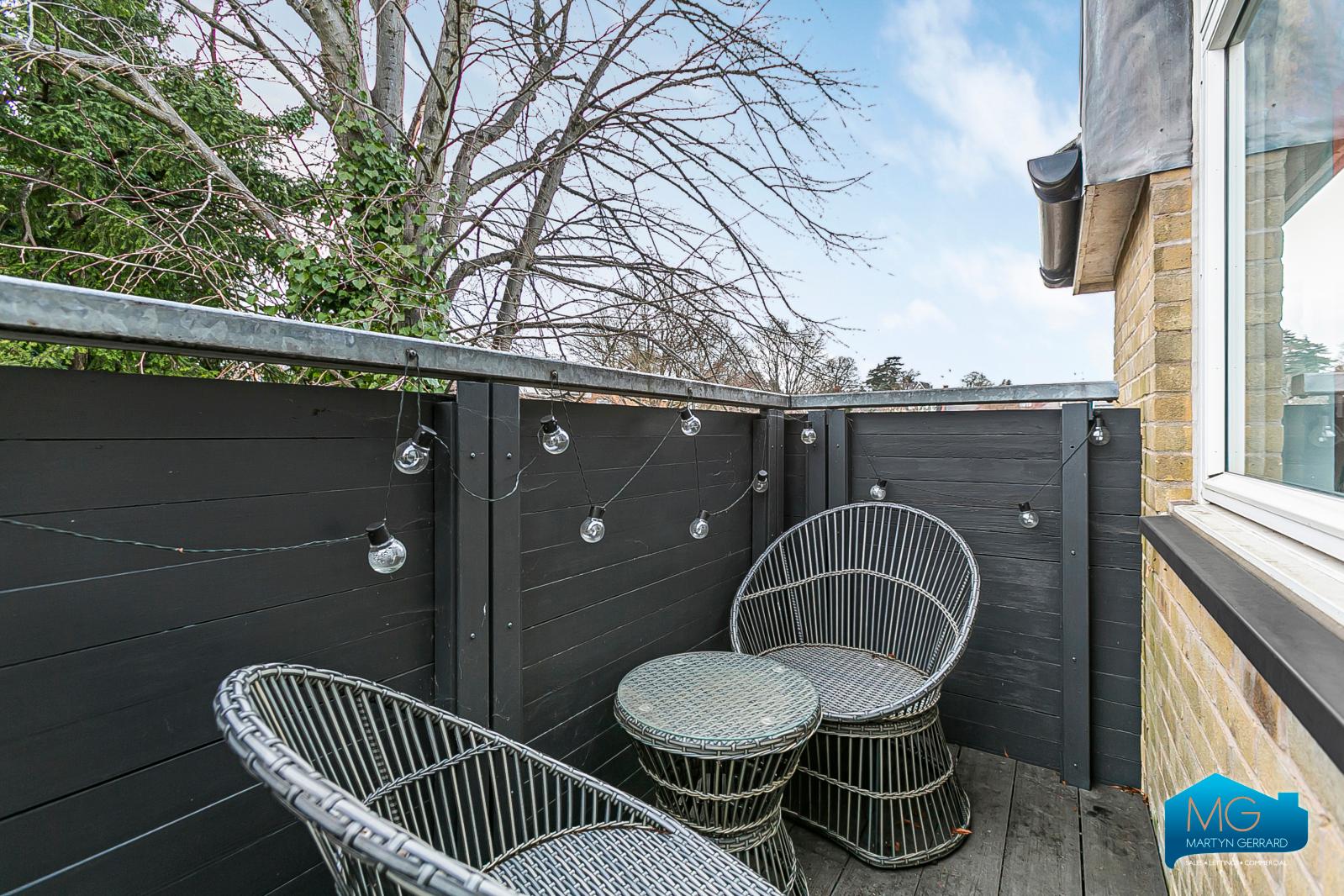 2 bedroom Apartment to rent - Martyn Gerrard
