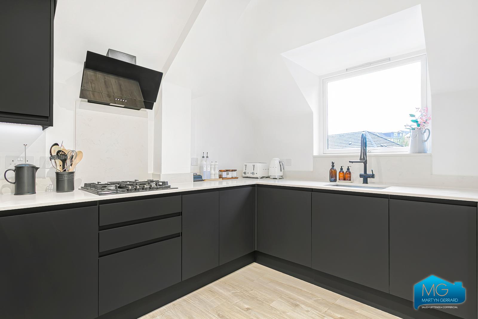 2 bedroom Apartment to rent - Martyn Gerrard