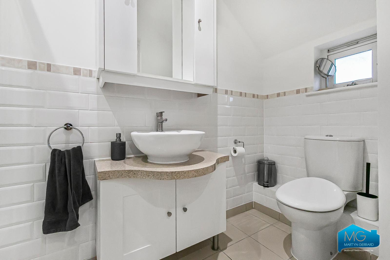 2 bedroom Apartment to rent - Martyn Gerrard