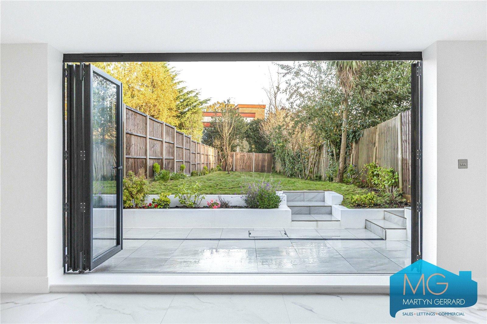4 bedroom End of Terrace House to rent - Martyn Gerrard