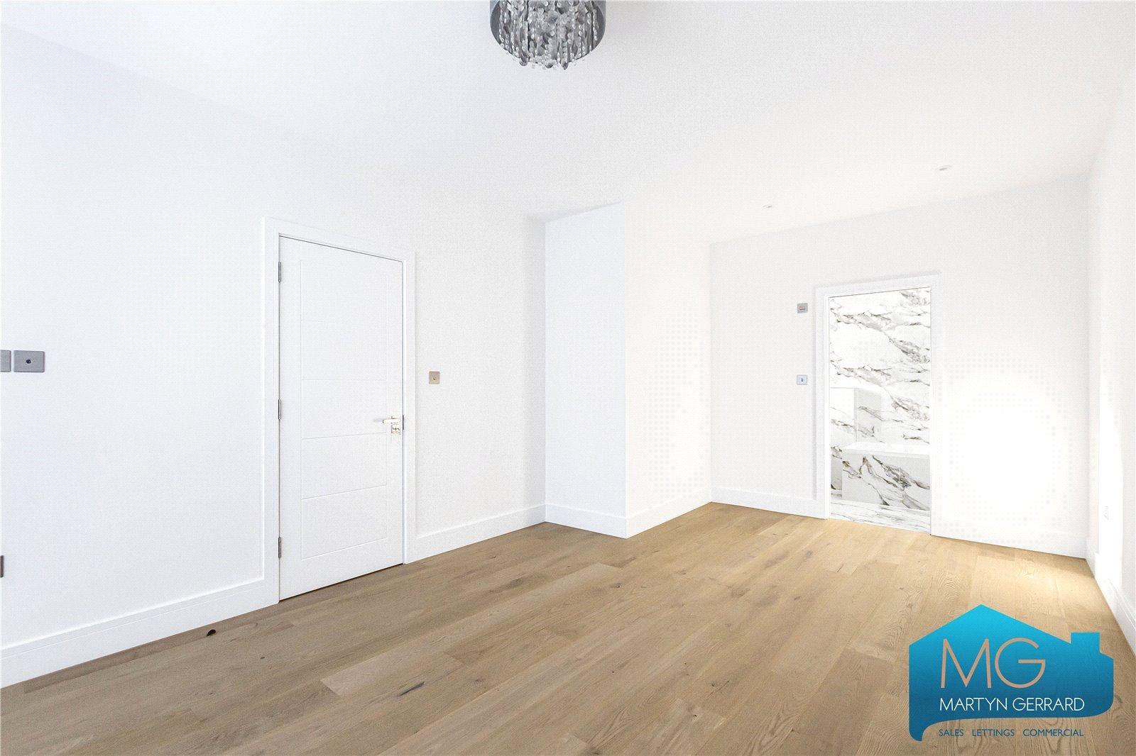 4 bedroom End of Terrace House to rent - Martyn Gerrard