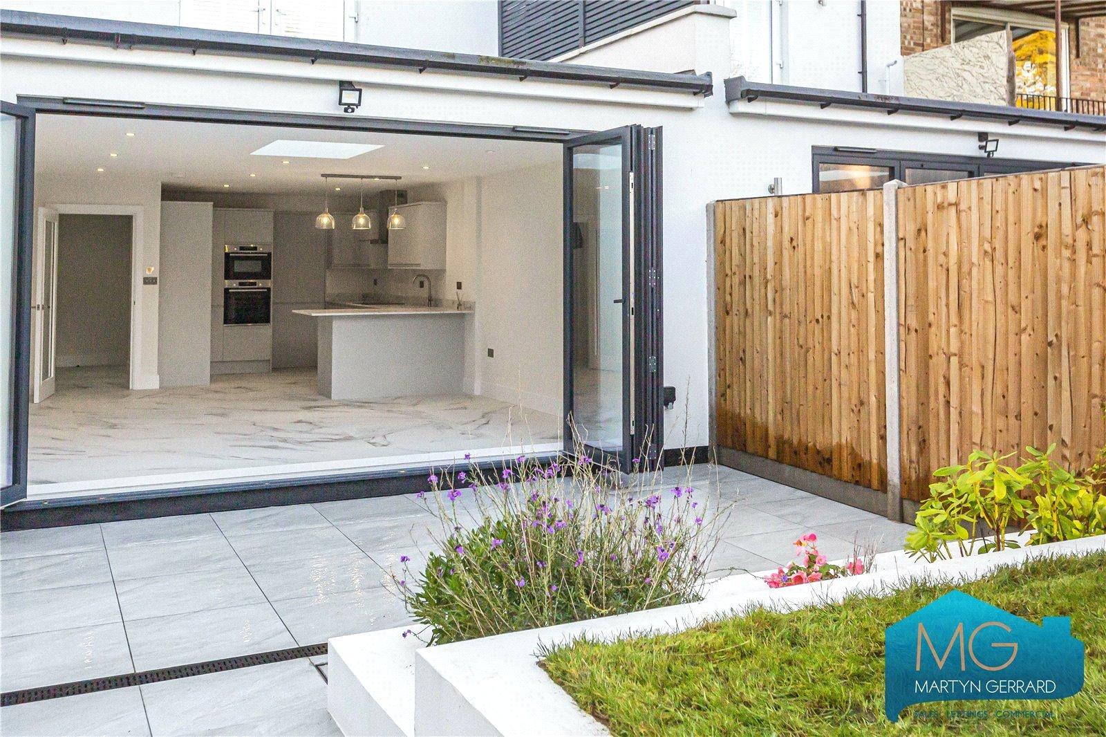 4 bedroom End of Terrace House to rent - Martyn Gerrard