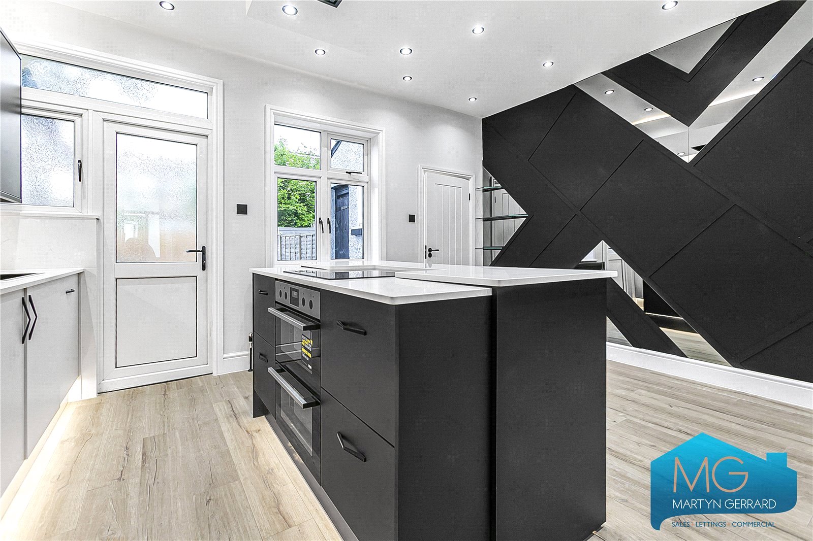 4 bedroom Terraced House to rent - Martyn Gerrard