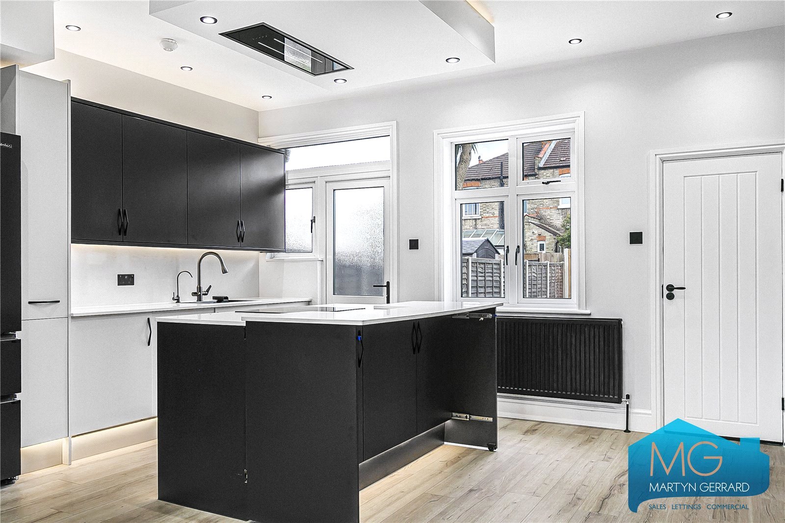 4 bedroom Terraced House to rent - Martyn Gerrard