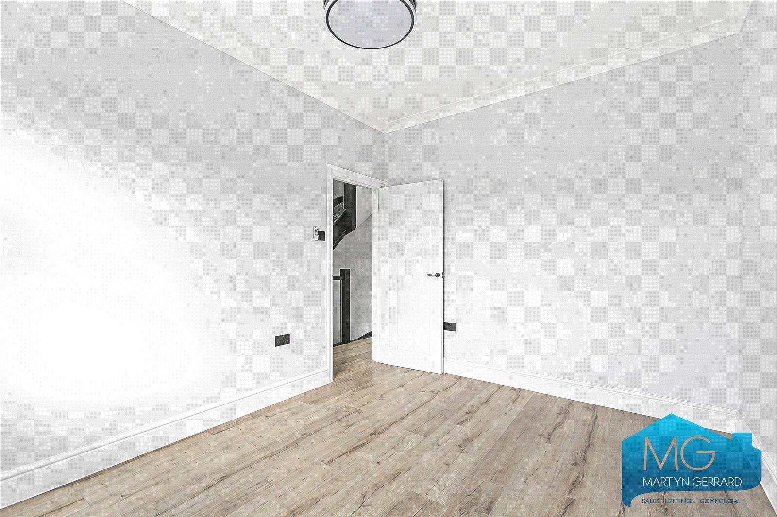 4 bedroom Terraced House to rent - Martyn Gerrard