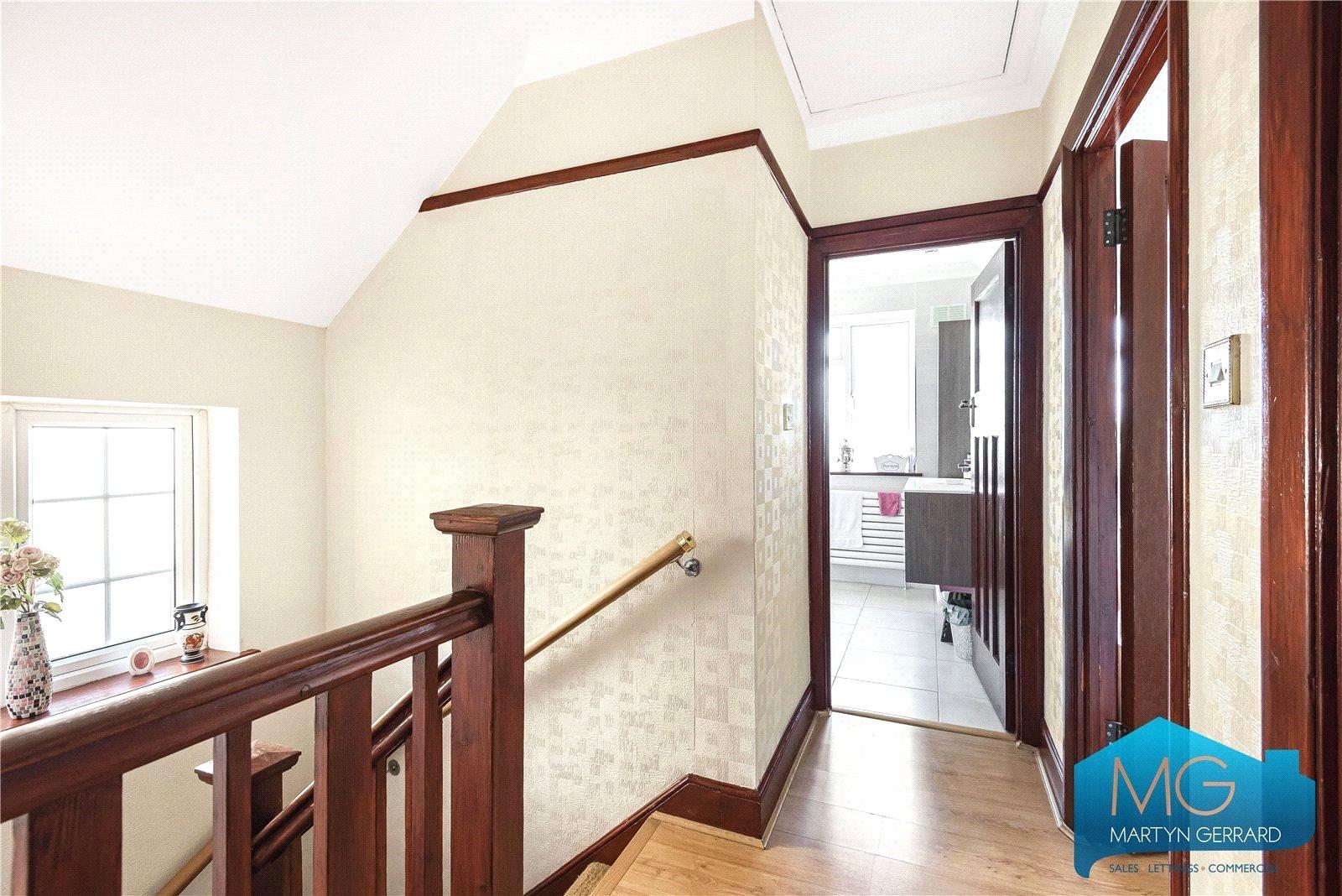 3 bedroom Semi-Detached House to rent - Martyn Gerrard
