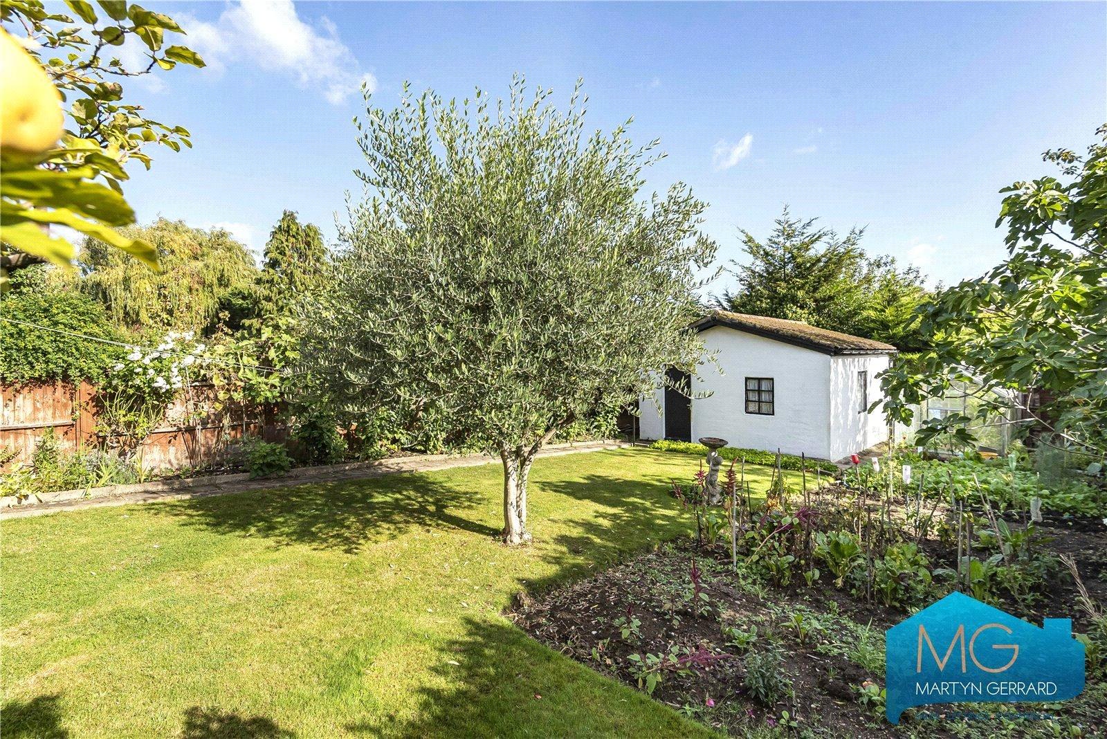 3 bedroom Semi-Detached House to rent - Martyn Gerrard