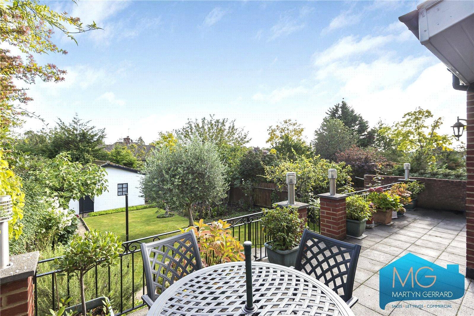 3 bedroom Semi-Detached House to rent - Martyn Gerrard