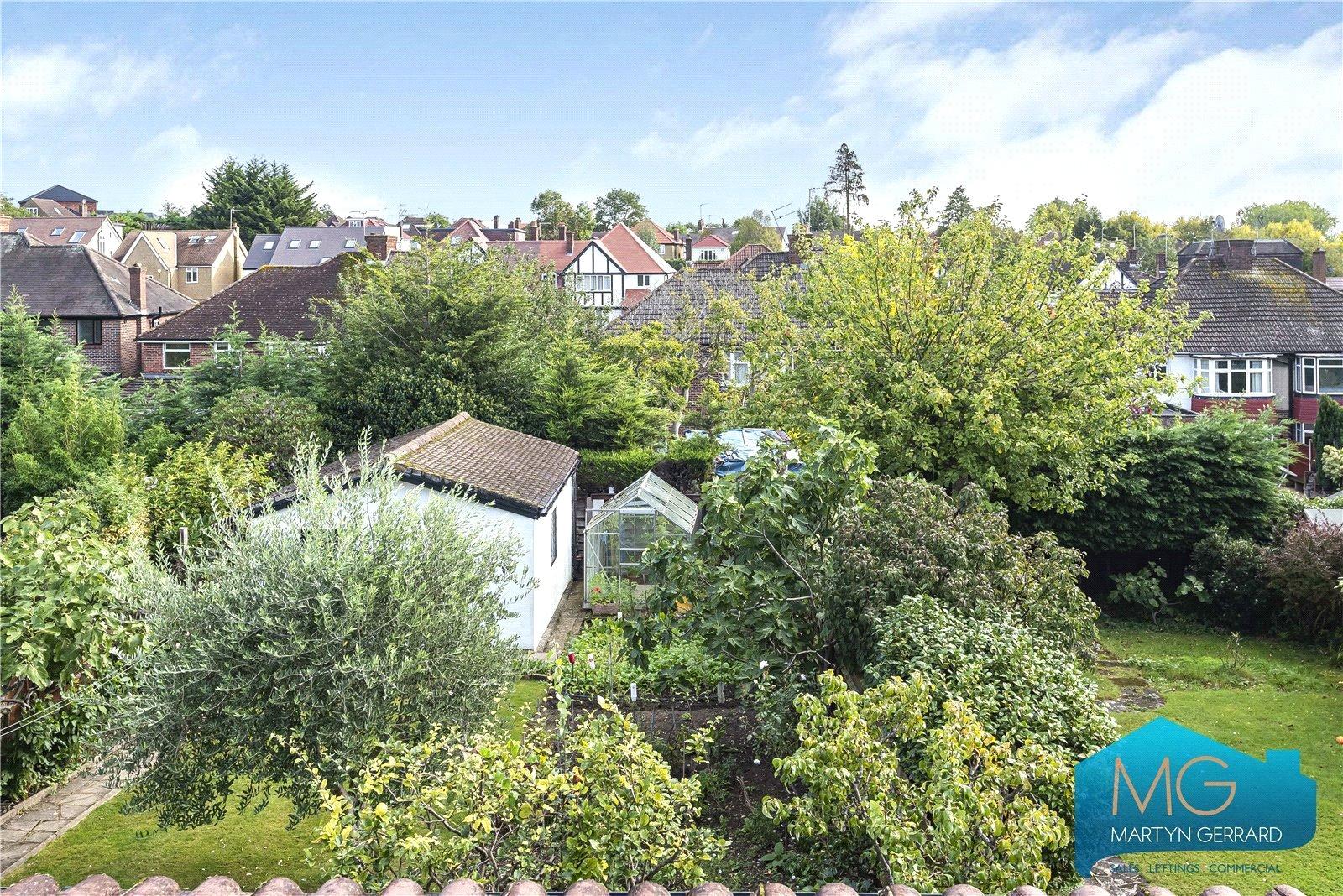 3 bedroom Semi-Detached House to rent - Martyn Gerrard