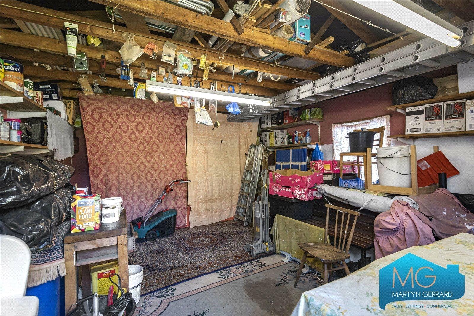 3 bedroom Semi-Detached House to rent - Martyn Gerrard