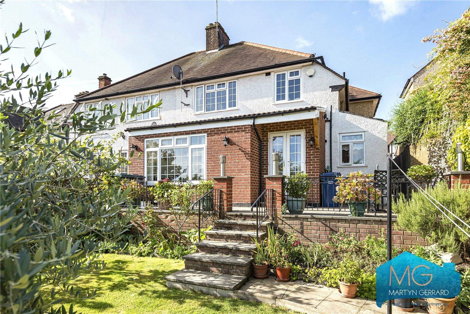 3 bedroom Semi-Detached House to rent - Martyn Gerrard