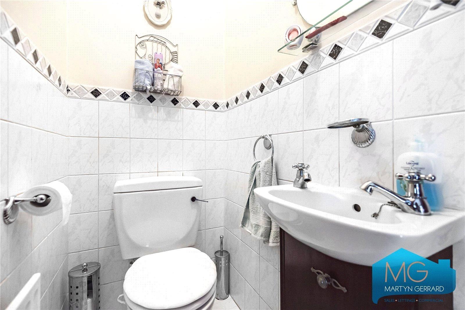 3 bedroom Semi-Detached House to rent - Martyn Gerrard