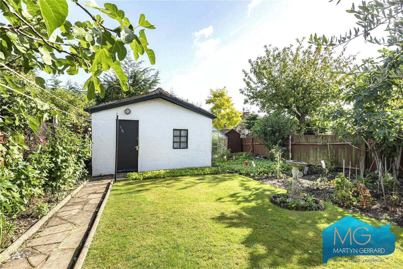3 bedroom Semi-Detached House to rent - Martyn Gerrard