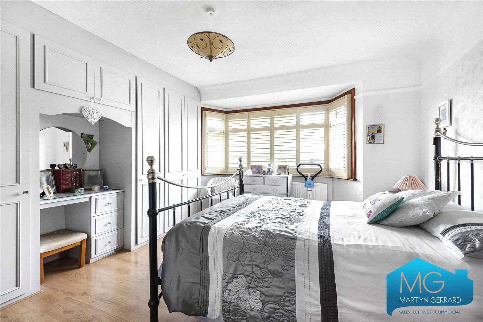 3 bedroom Semi-Detached House to rent - Martyn Gerrard