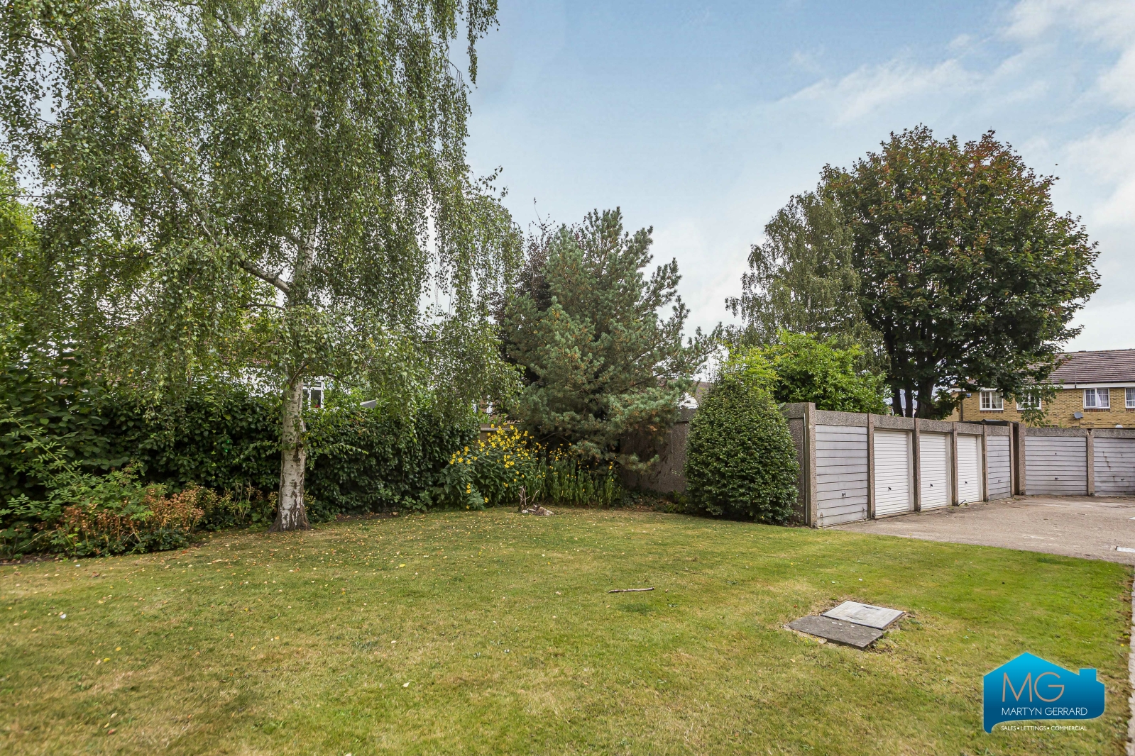 2 bedroom Ground Floor Flat to rent - Martyn Gerrard