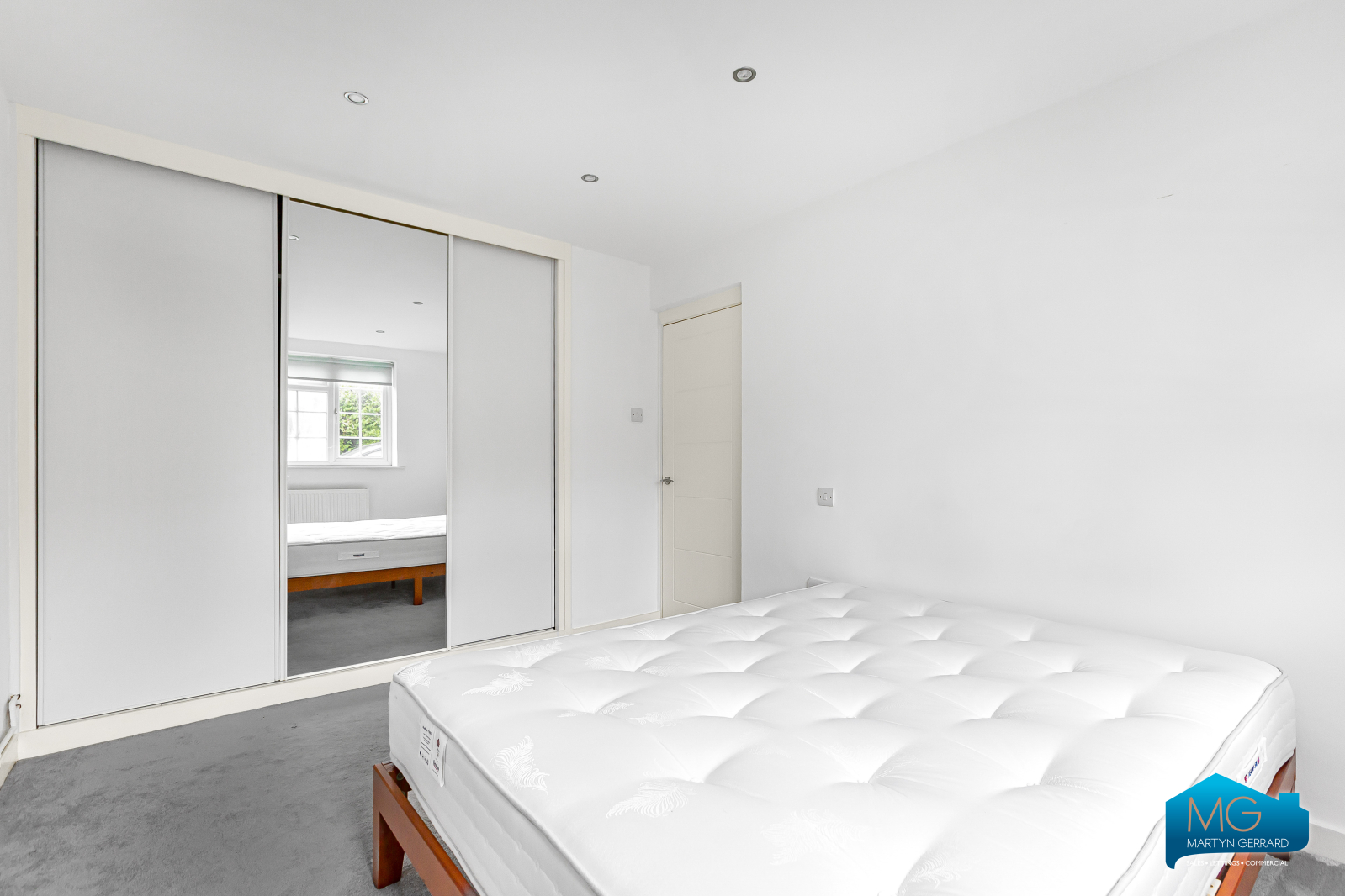 2 bedroom Ground Floor Flat to rent - Martyn Gerrard