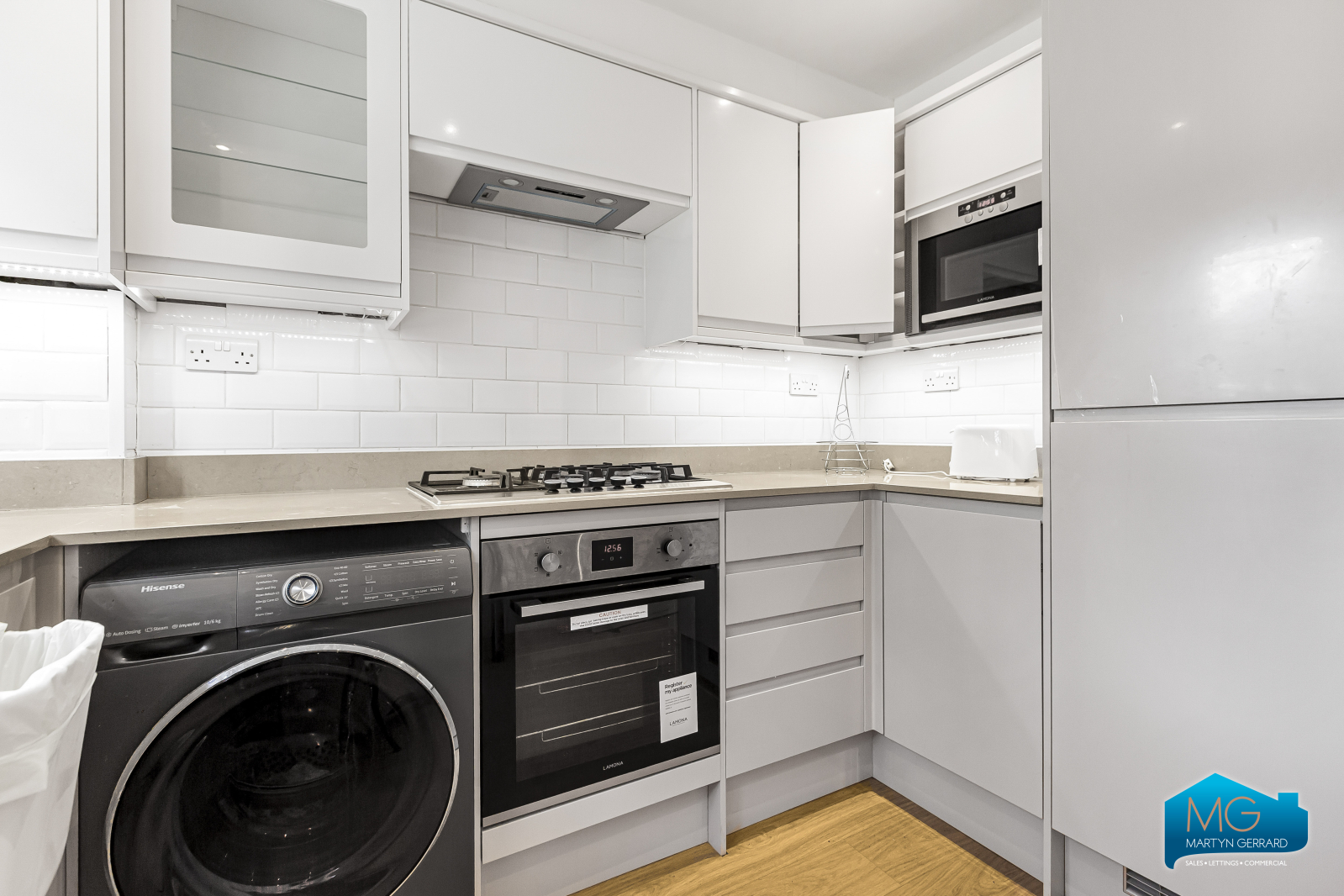 2 bedroom Ground Floor Flat to rent - Martyn Gerrard