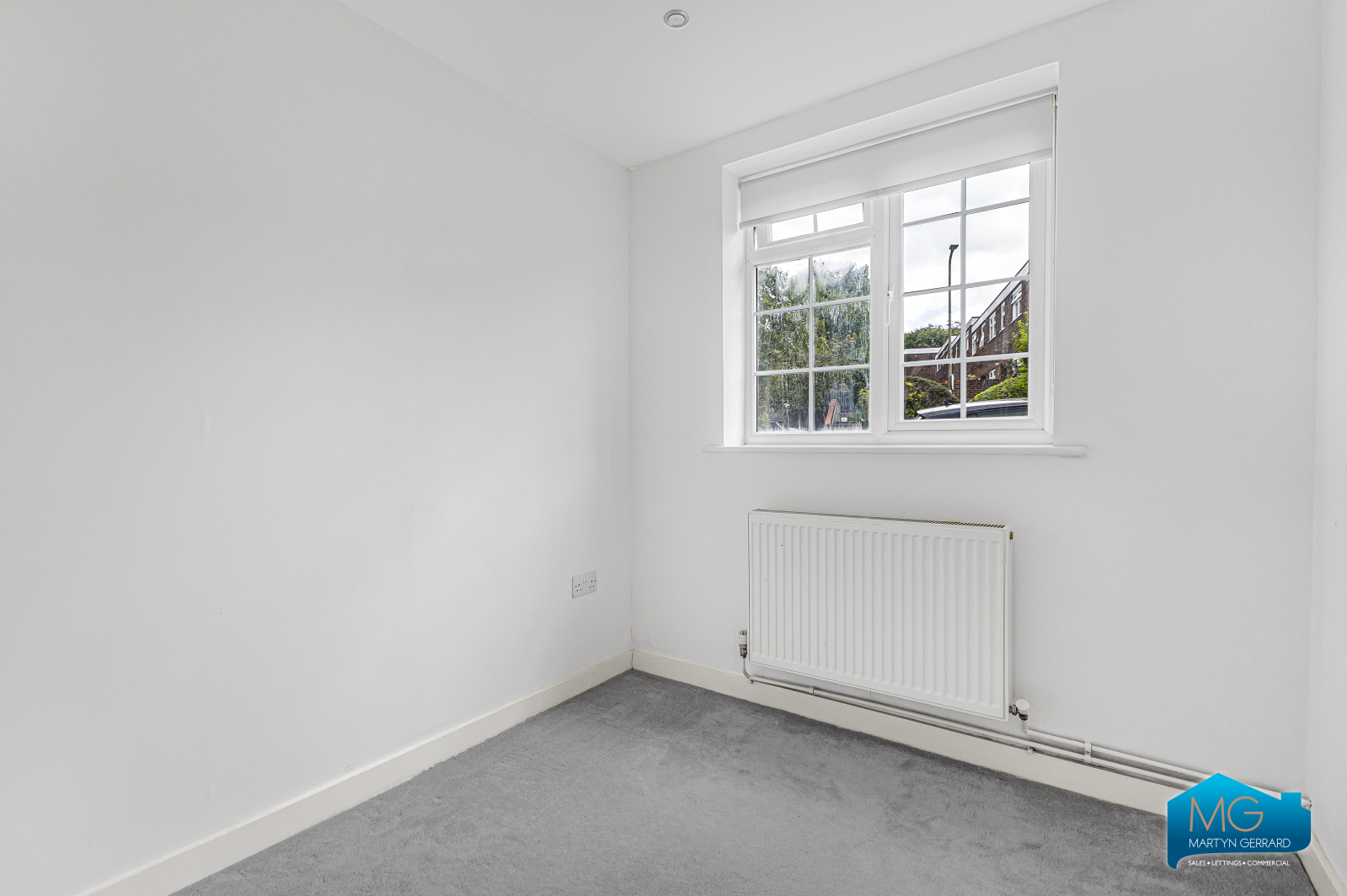 2 bedroom Ground Floor Flat to rent - Martyn Gerrard