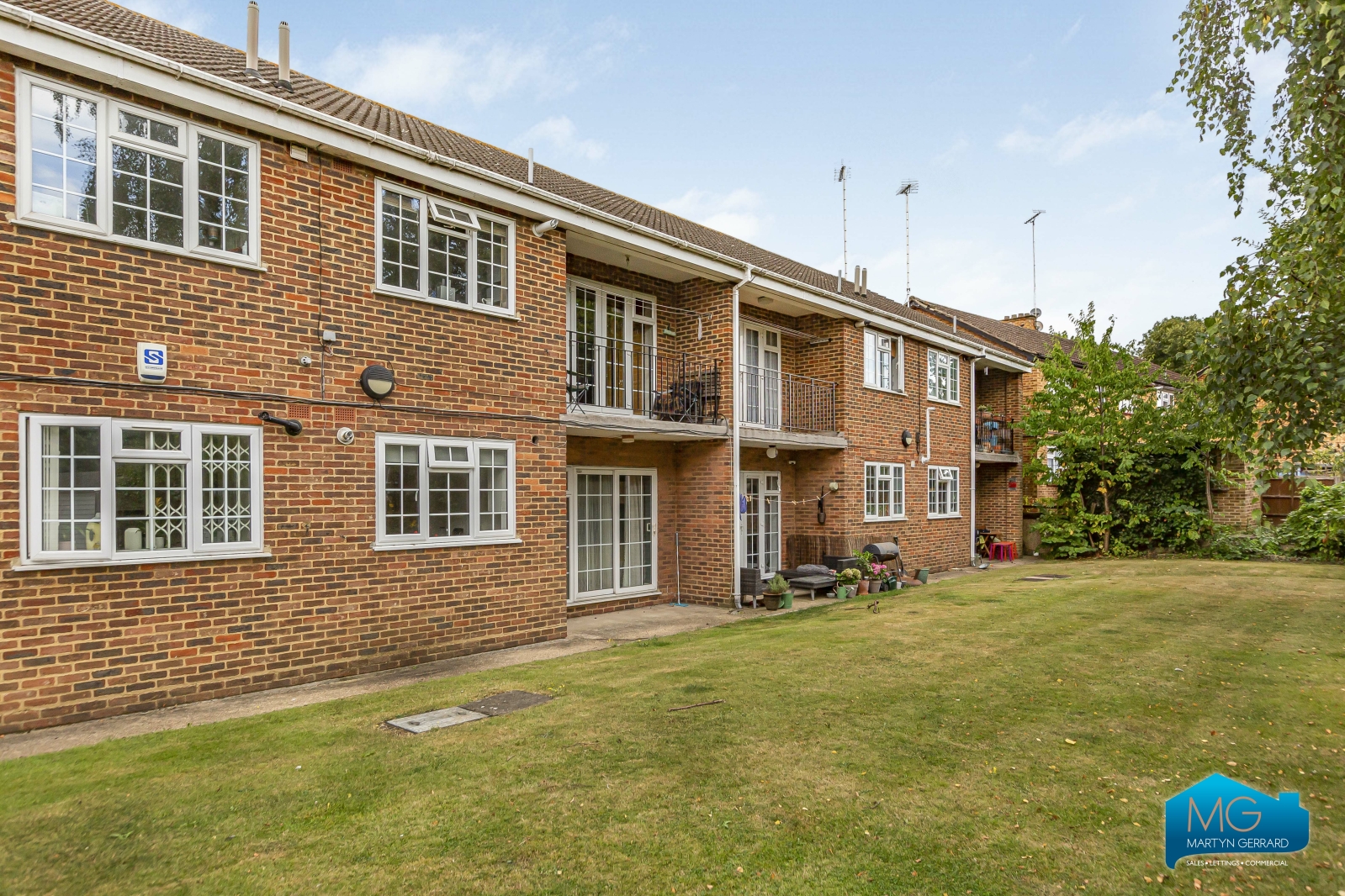 2 bedroom Ground Floor Flat to rent - Martyn Gerrard