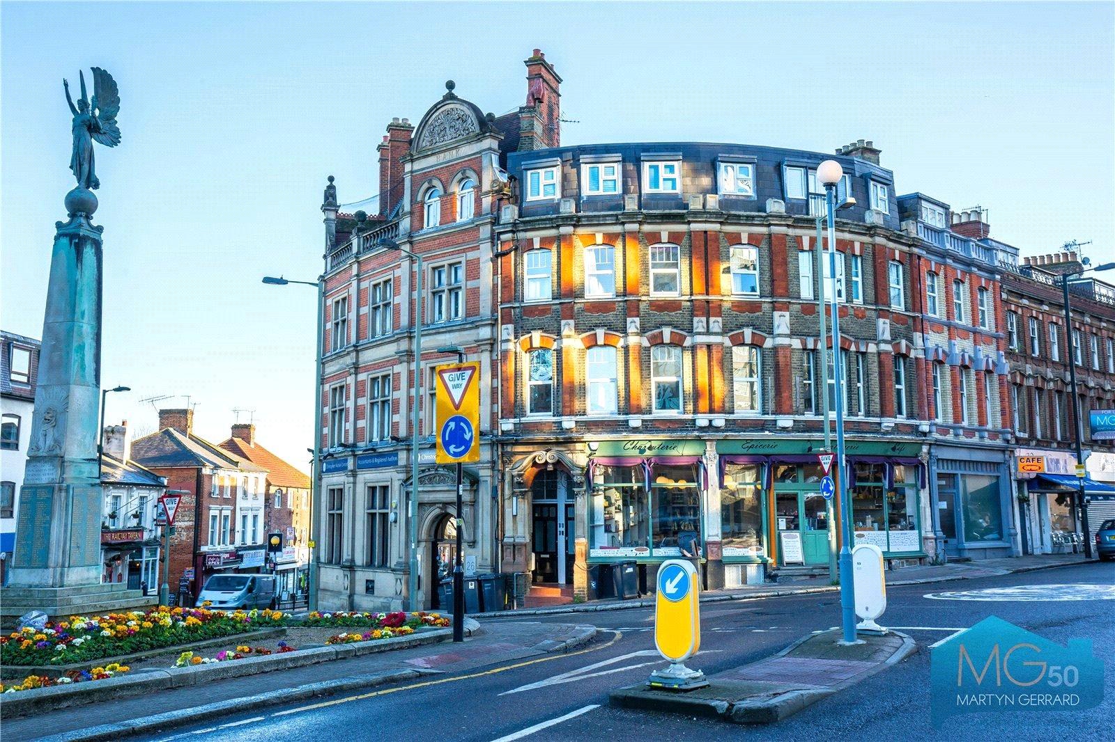 3 bedroom Apartment to rent - Martyn Gerrard