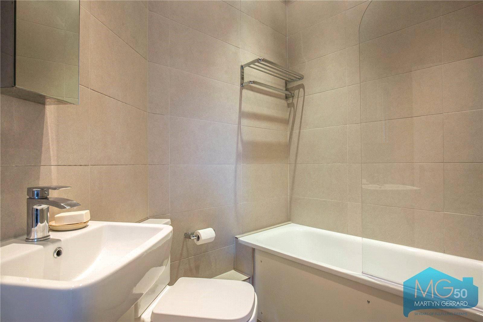 3 bedroom Apartment to rent - Martyn Gerrard