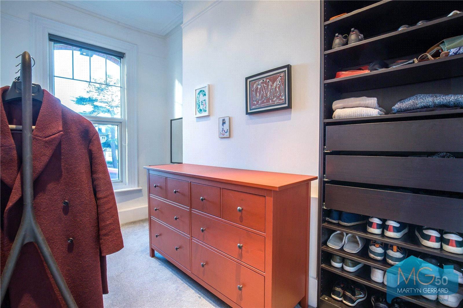 3 bedroom Apartment to rent - Martyn Gerrard