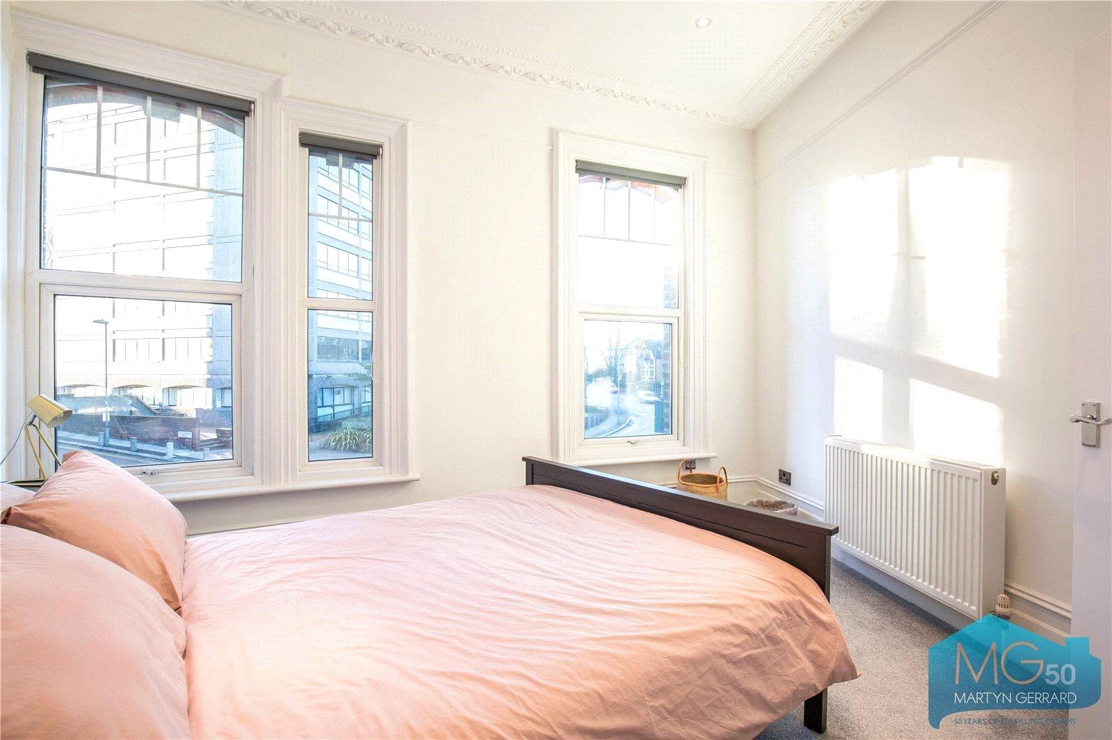 3 bedroom Apartment to rent - Martyn Gerrard
