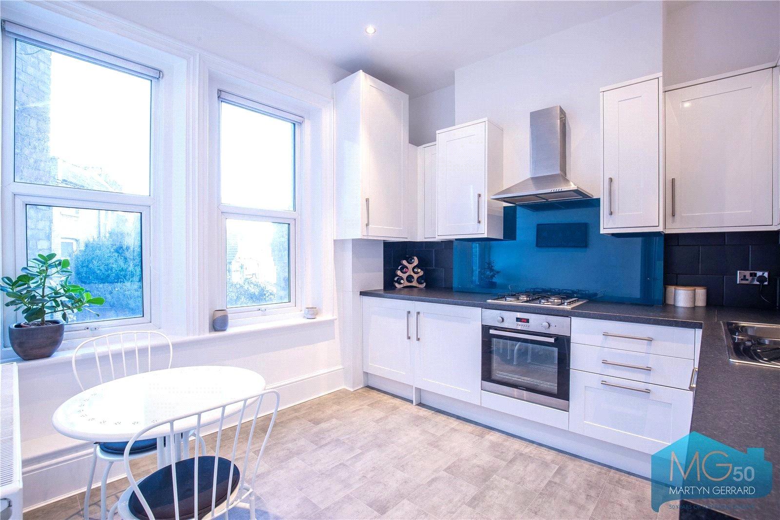 3 bedroom Apartment to rent - Martyn Gerrard