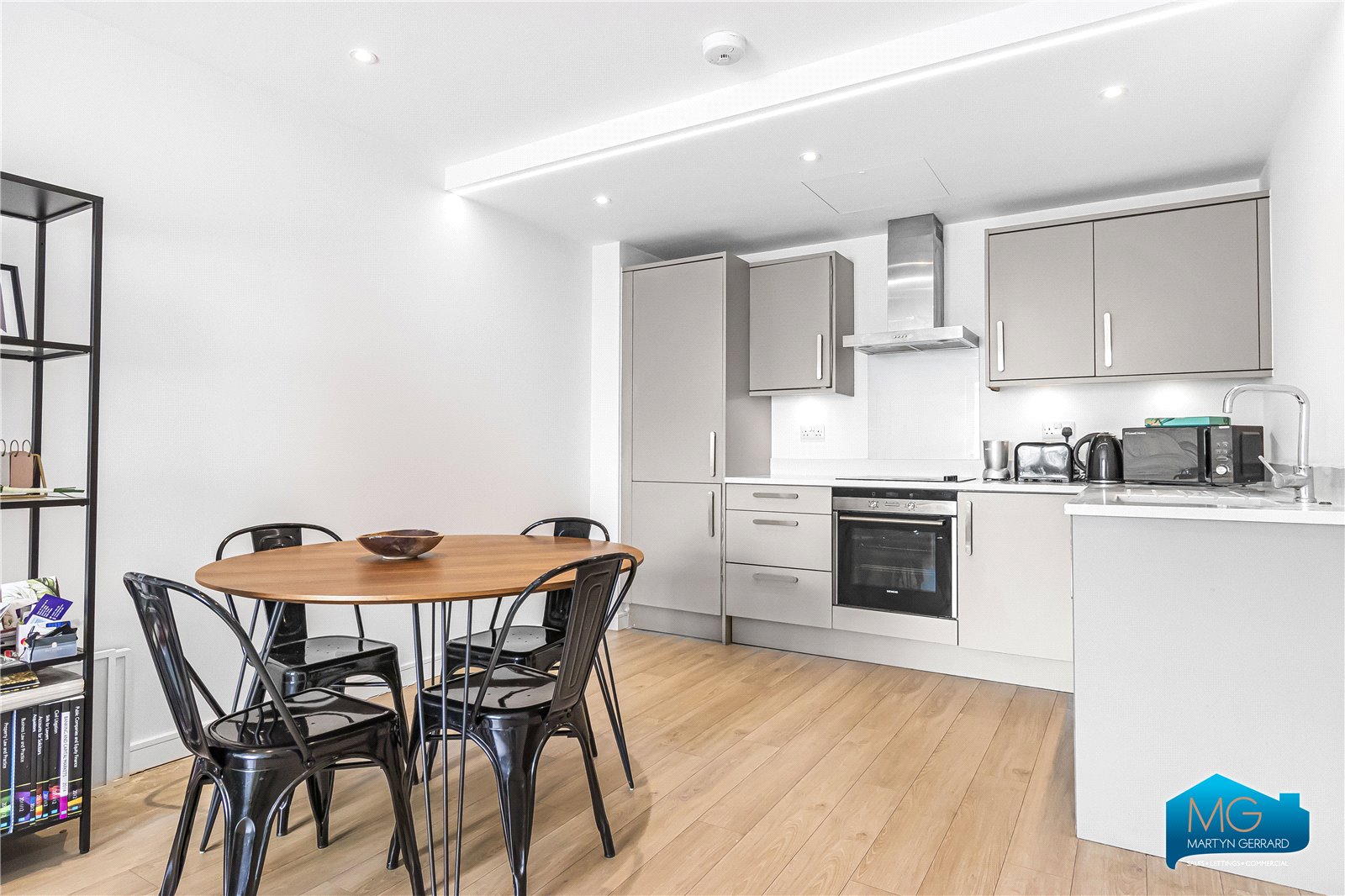 Friern Barnet Road, New Southgate, London, N11+  - Martyn Gerrard