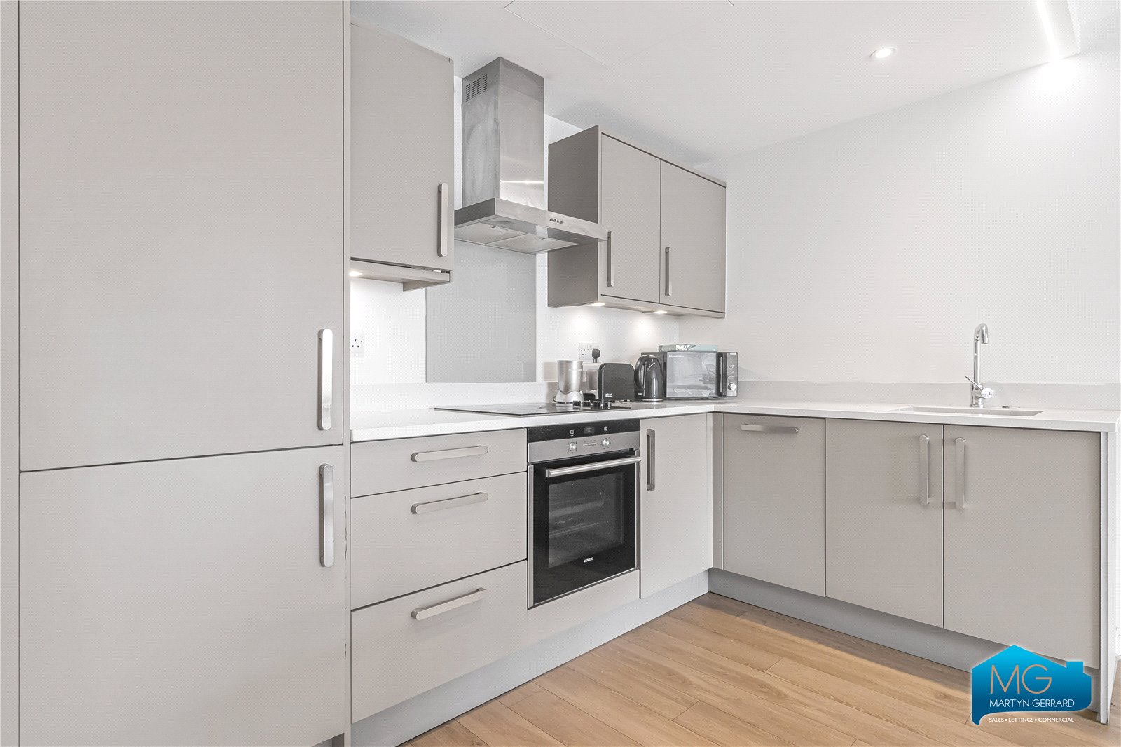 Friern Barnet Road, New Southgate, London, N11+  - Martyn Gerrard