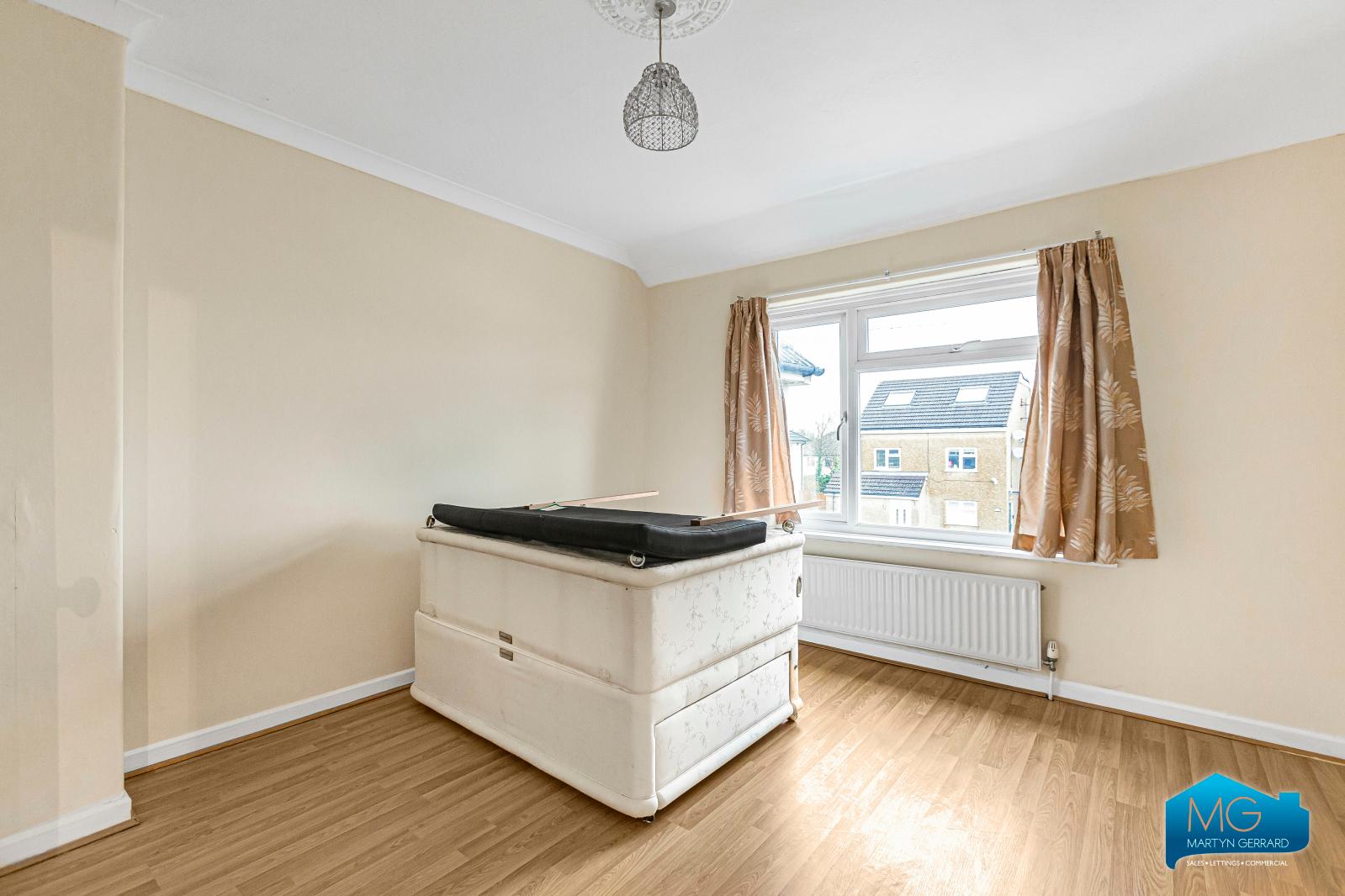 3 bedroom Terraced House to rent - Martyn Gerrard