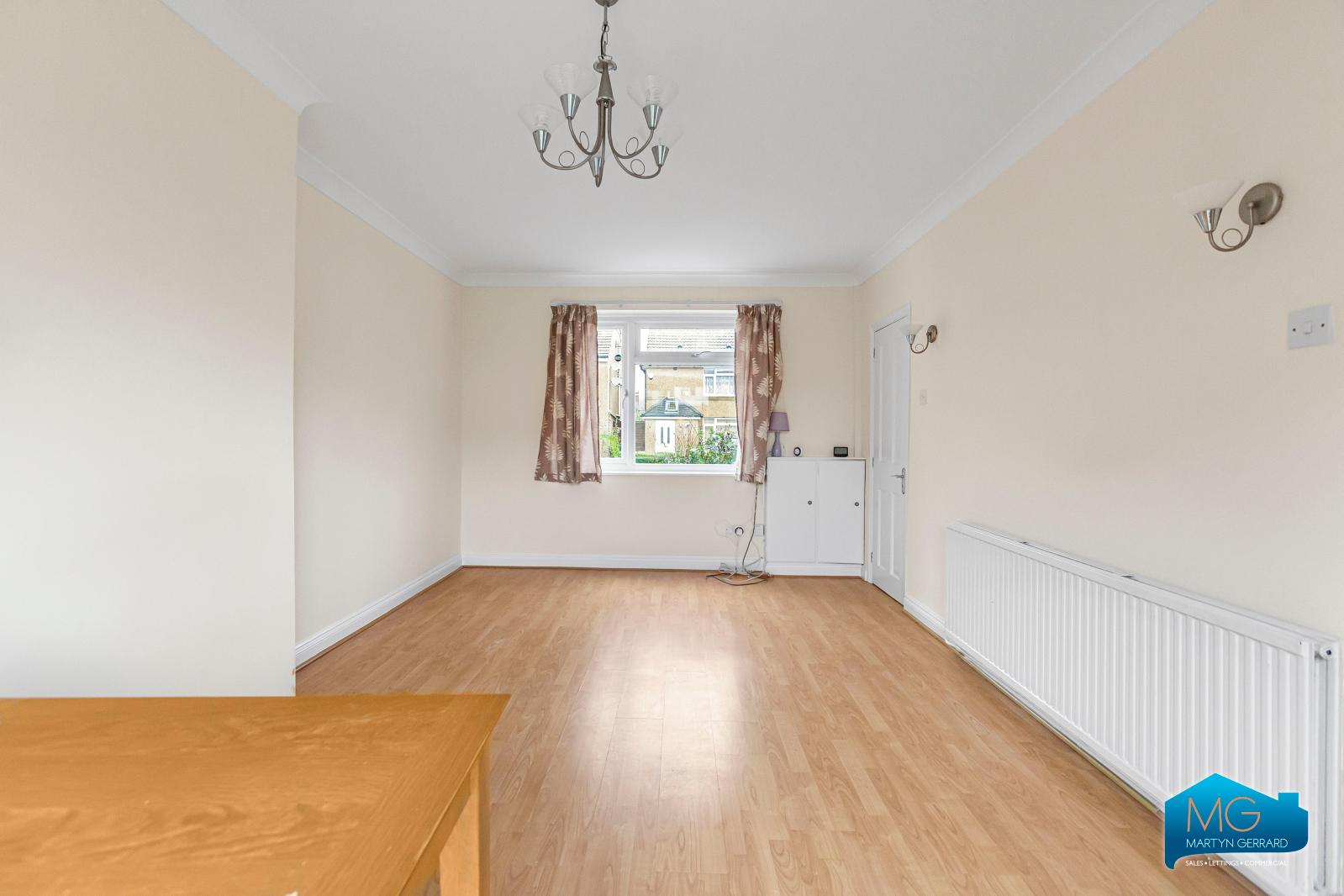 3 bedroom Terraced House to rent - Martyn Gerrard