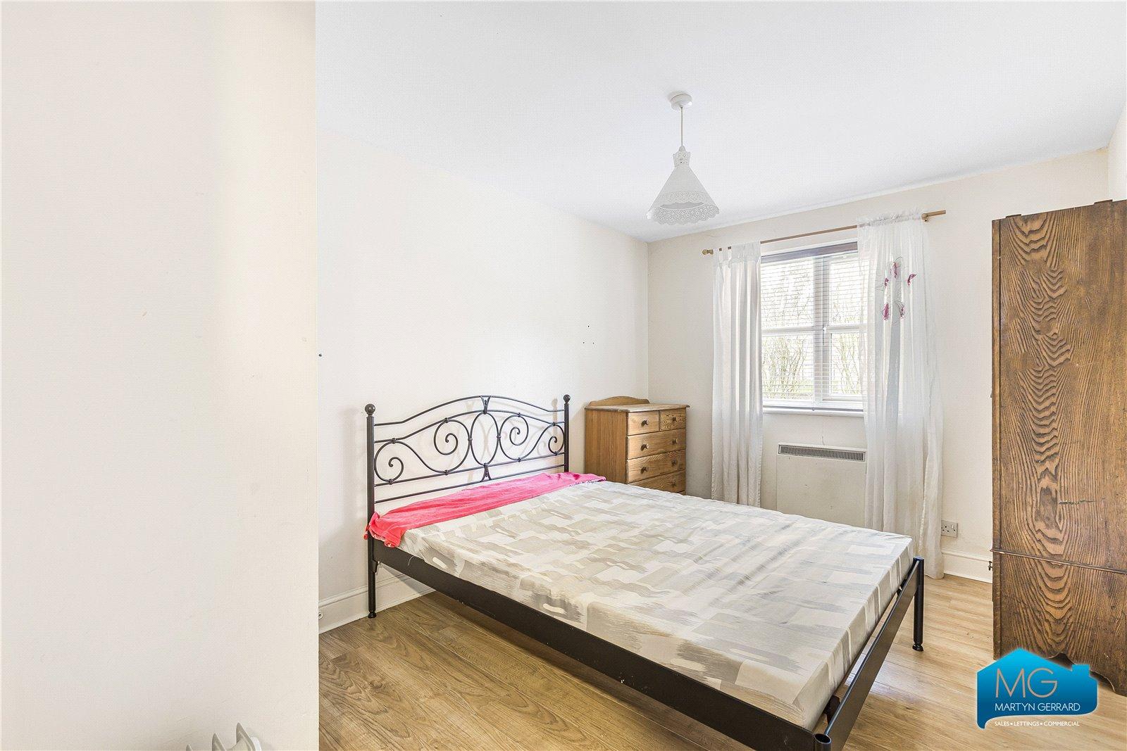 2 bedroom Ground Floor Flat to rent - Martyn Gerrard