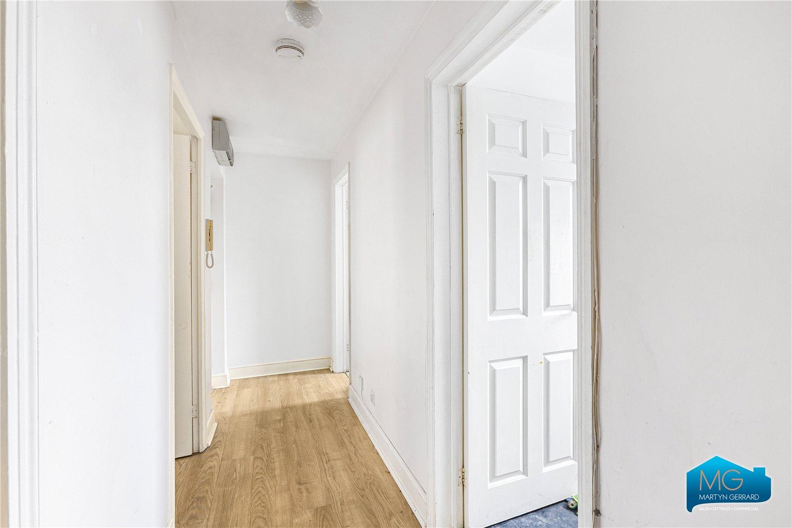 2 bedroom Ground Floor Flat to rent - Martyn Gerrard