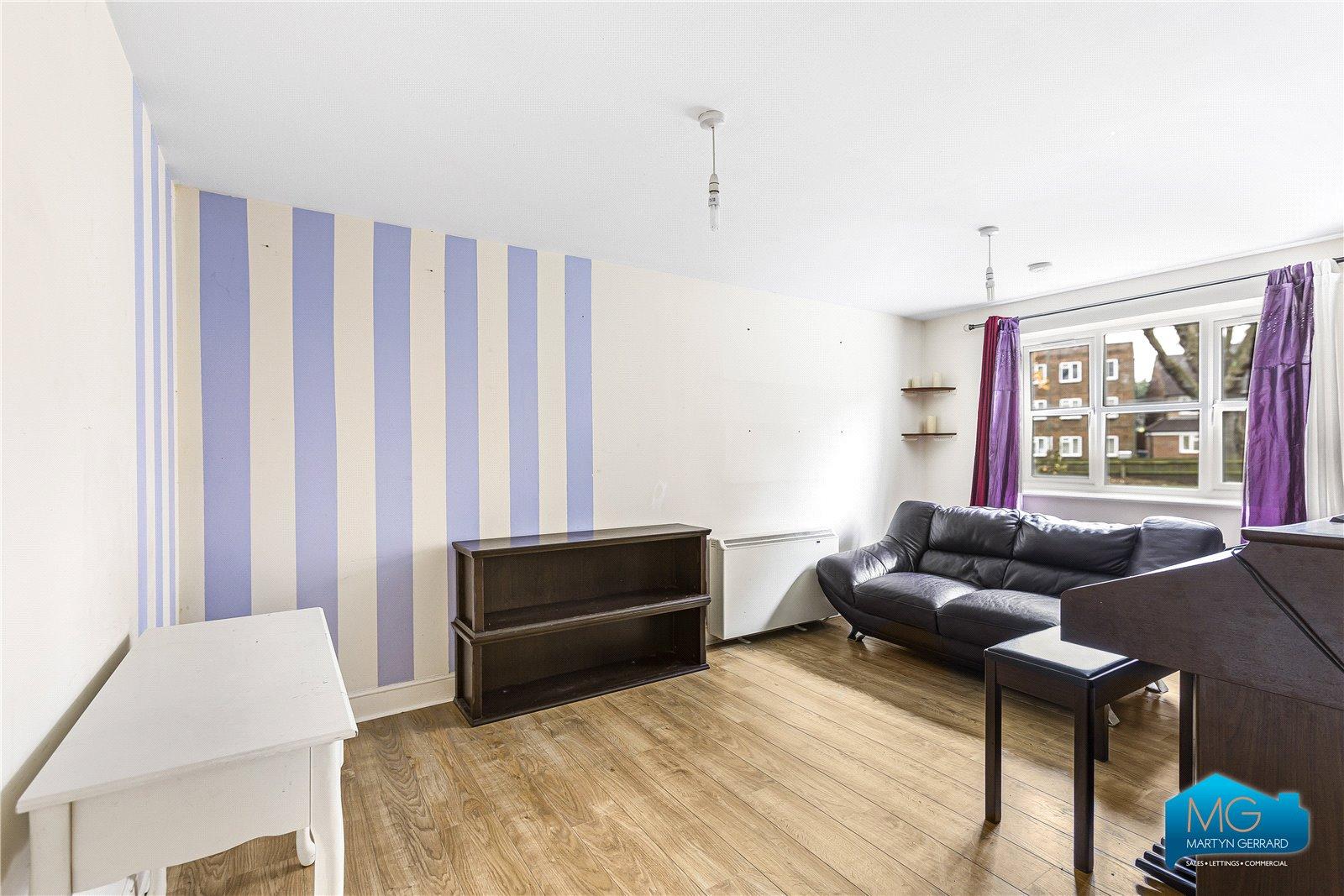 2 bedroom Ground Floor Flat to rent - Martyn Gerrard