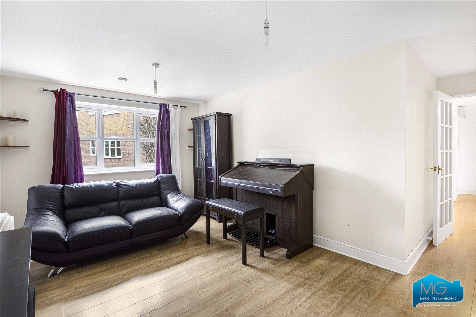 2 bedroom Ground Floor Flat to rent - Martyn Gerrard