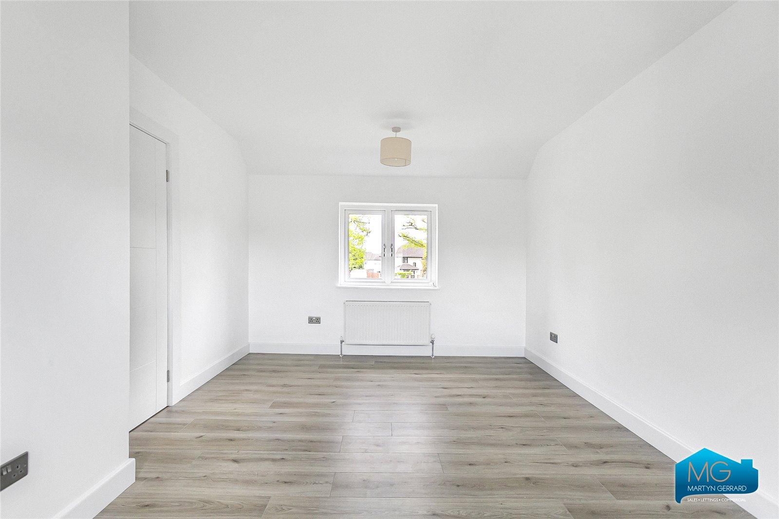 3 bedroom Semi-Detached House to rent - Martyn Gerrard