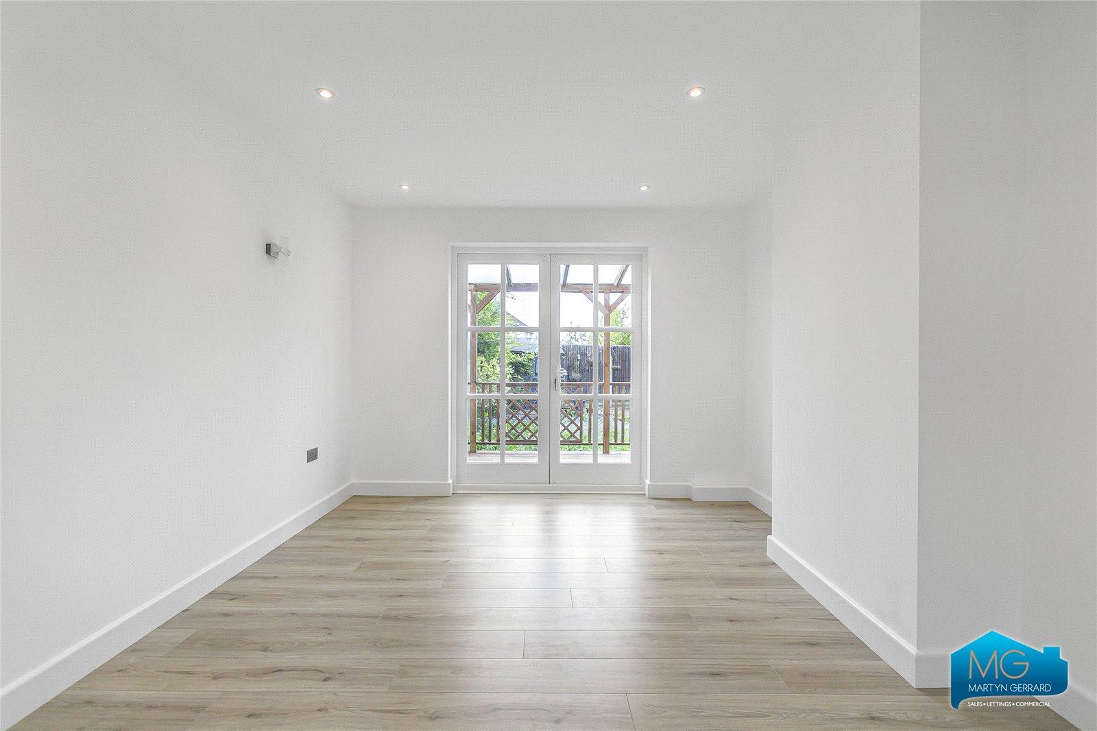 3 bedroom Semi-Detached House to rent - Martyn Gerrard