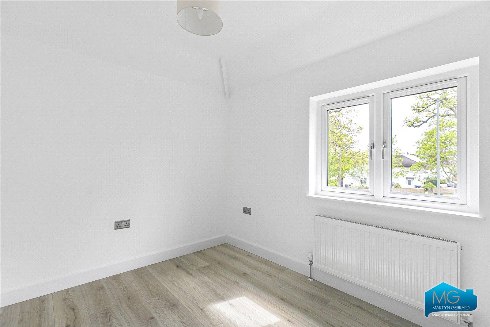 3 bedroom Semi-Detached House to rent - Martyn Gerrard