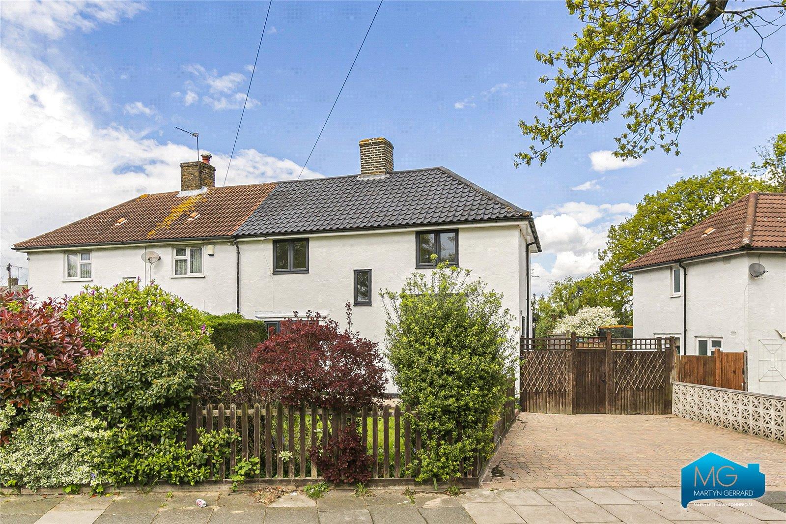 3 bedroom Semi-Detached House to rent - Martyn Gerrard