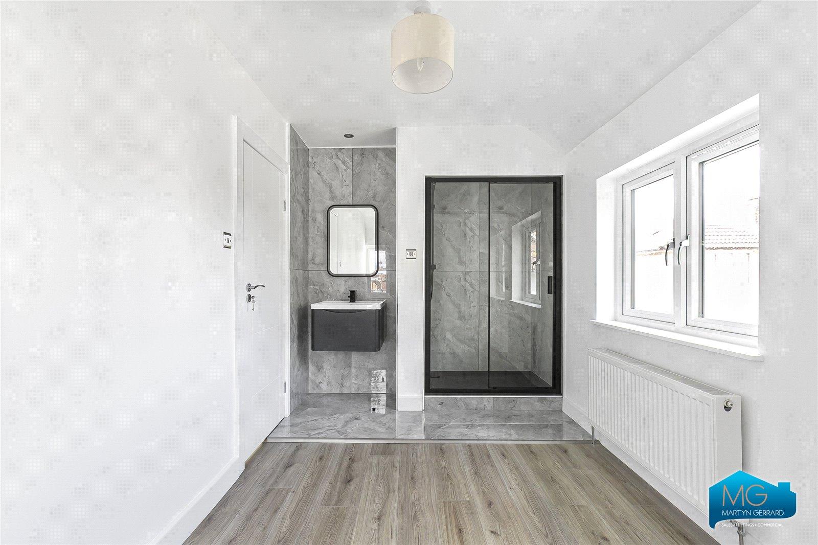 3 bedroom Semi-Detached House to rent - Martyn Gerrard