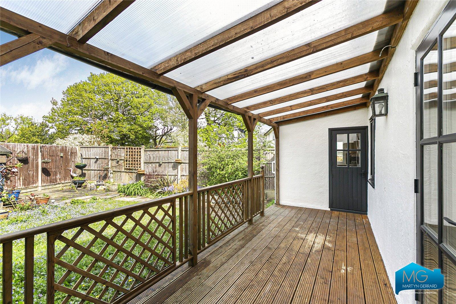3 bedroom Semi-Detached House to rent - Martyn Gerrard