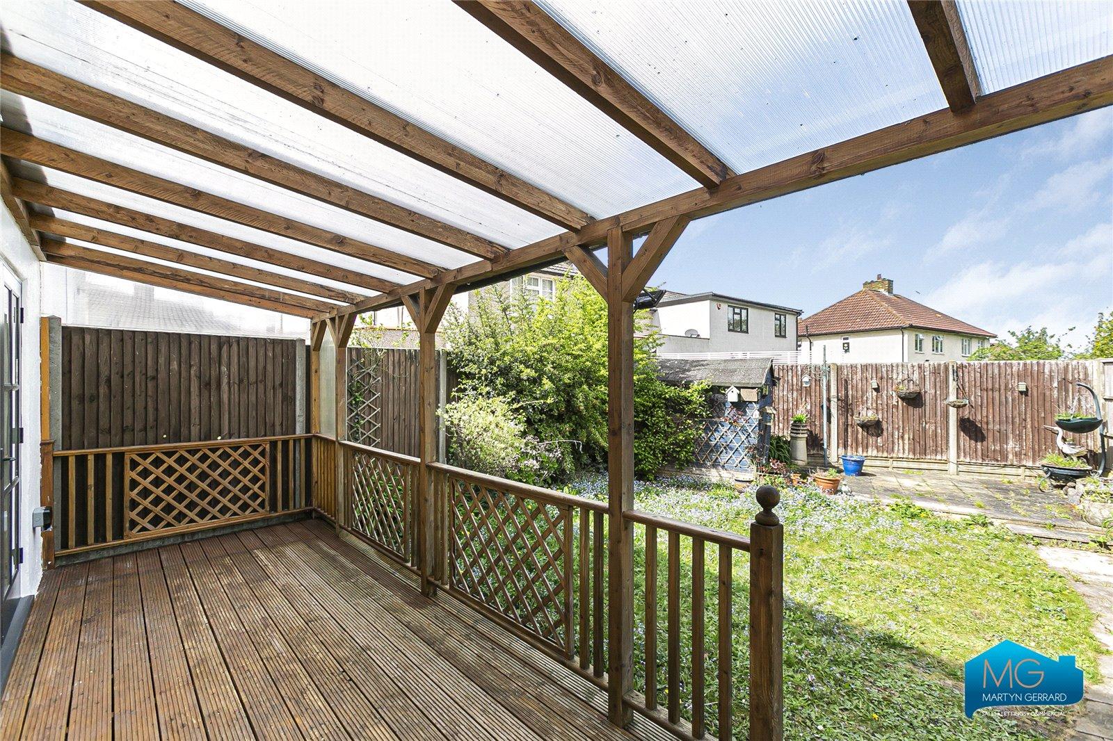 3 bedroom Semi-Detached House to rent - Martyn Gerrard