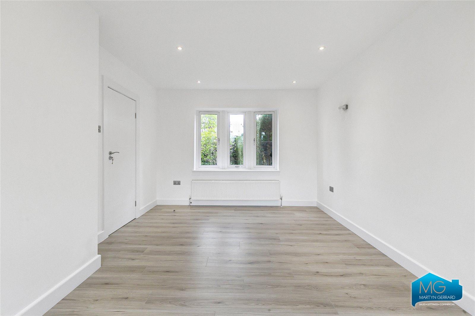 3 bedroom Semi-Detached House to rent - Martyn Gerrard