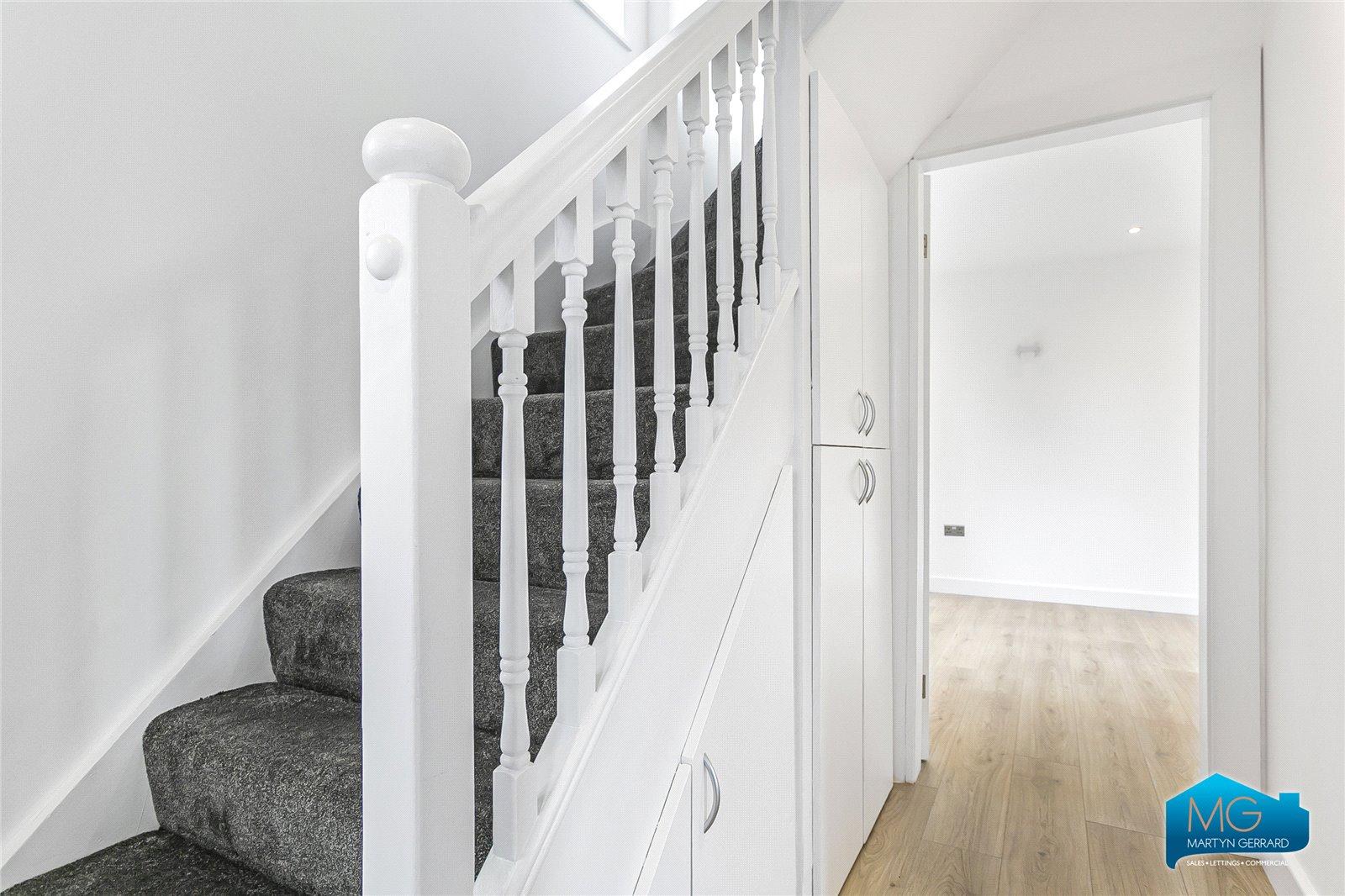 3 bedroom Semi-Detached House to rent - Martyn Gerrard
