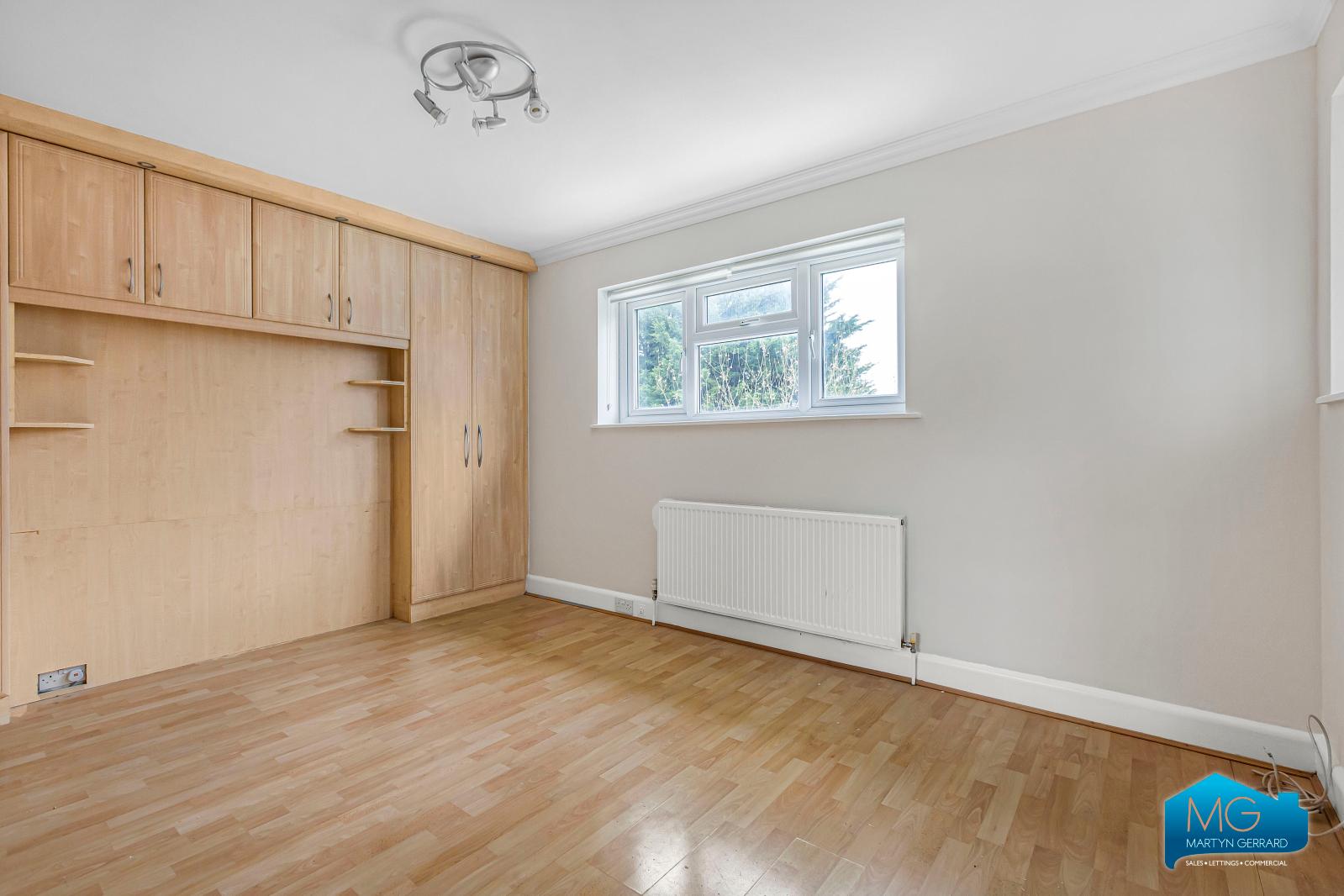 3 bedroom Semi-Detached House to rent - Martyn Gerrard