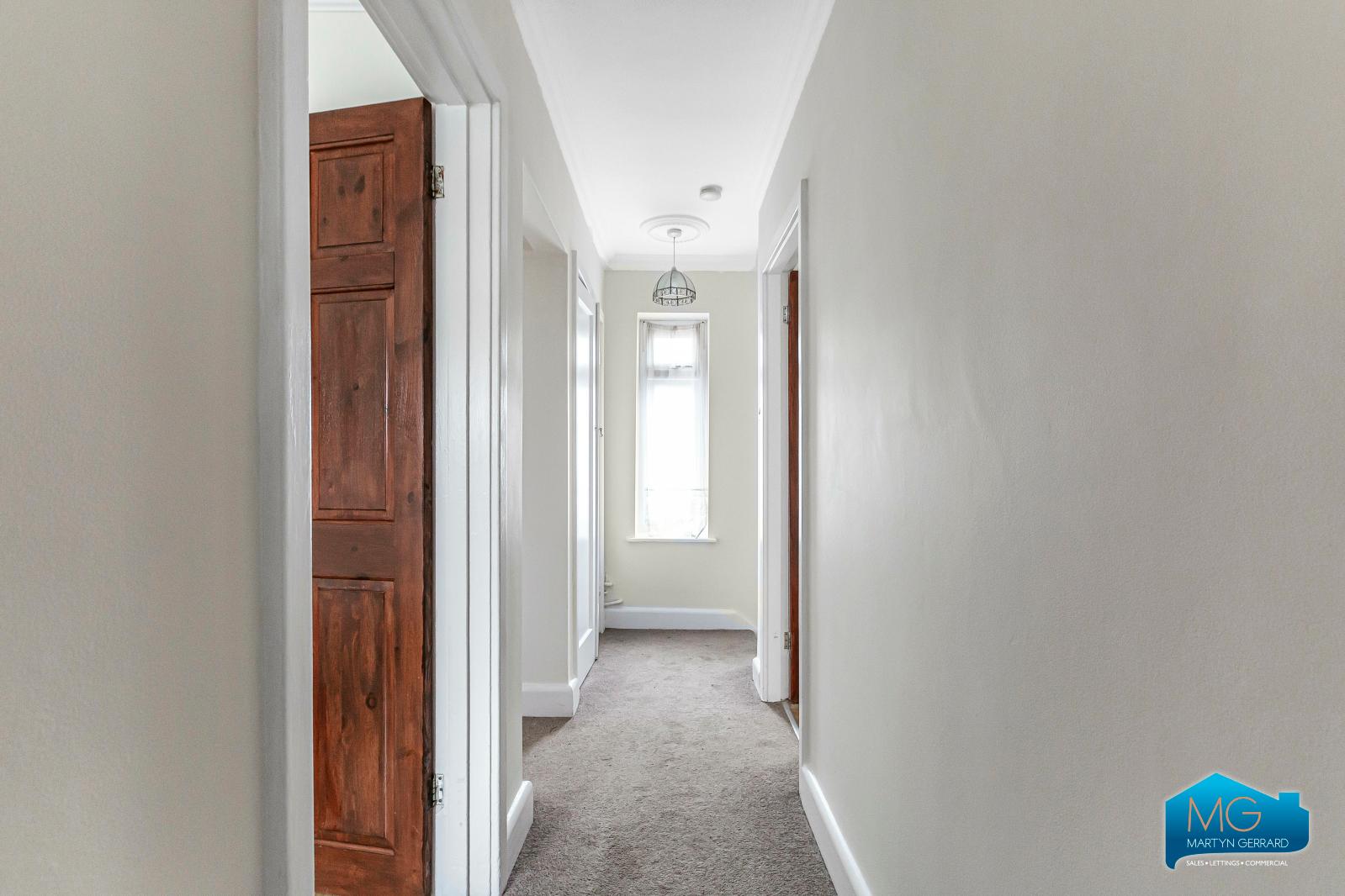 3 bedroom Semi-Detached House to rent - Martyn Gerrard