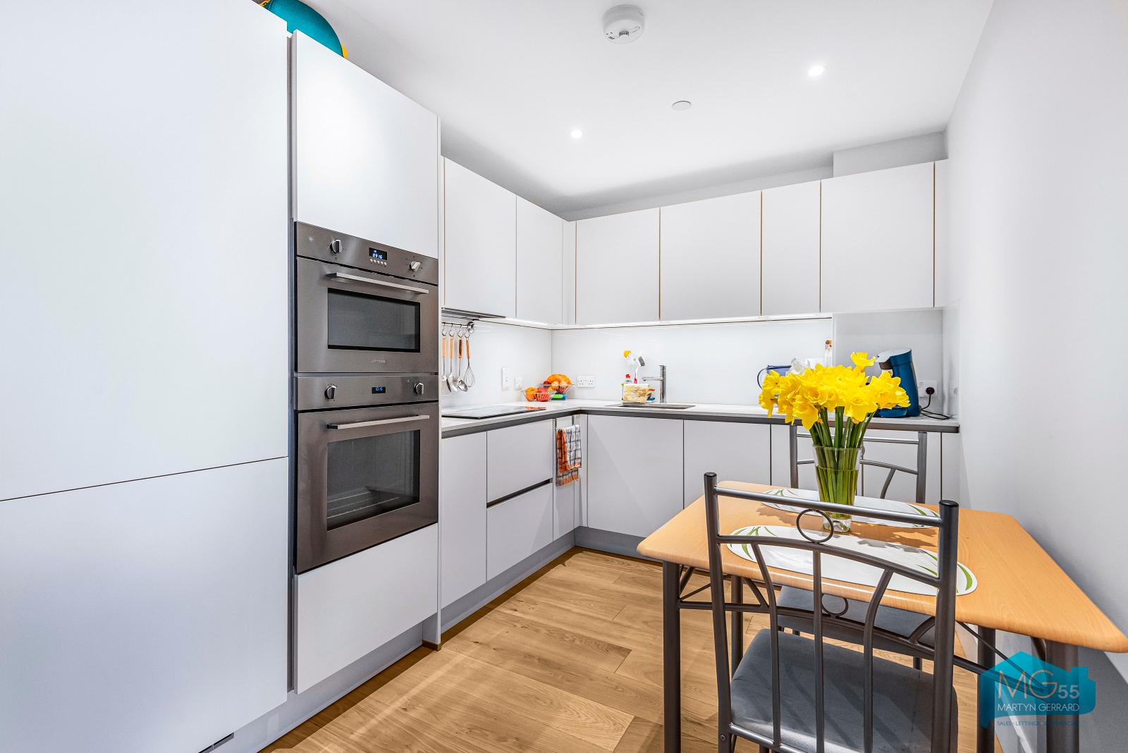 1 bedroom Apartment to rent - Martyn Gerrard