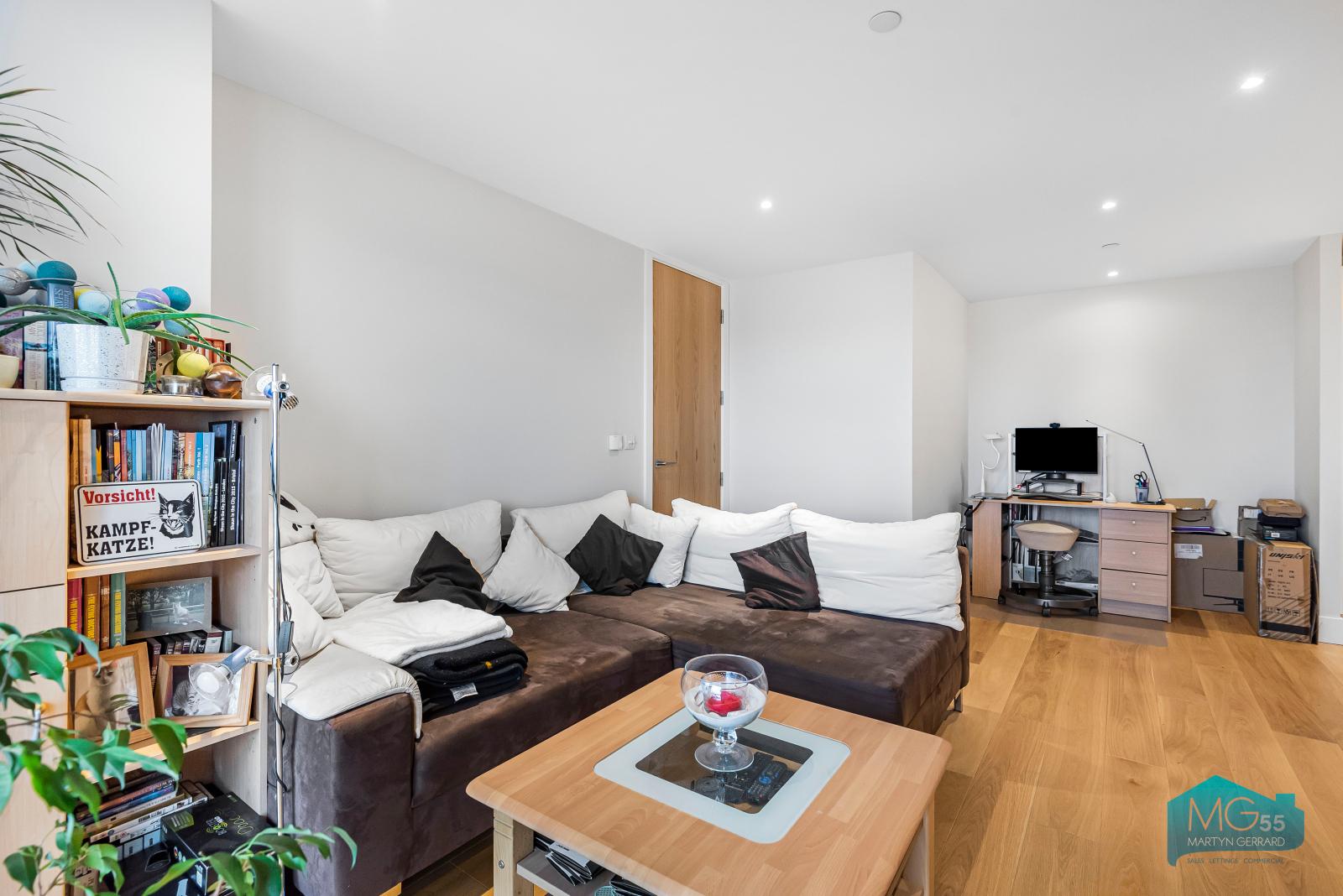 1 bedroom Apartment to rent - Martyn Gerrard