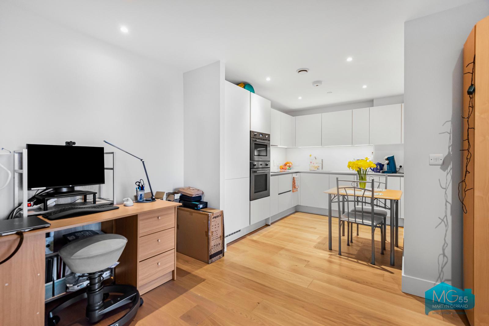 1 bedroom Apartment to rent - Martyn Gerrard